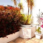 Interno 3 בית הארחה