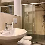Interno 3 בית הארחה