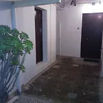 Interno 3 בארי