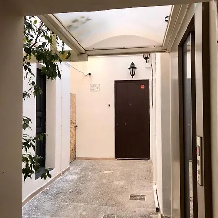 Interno 3 アパート