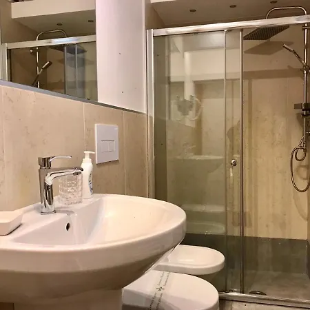 Interno 3 アパート