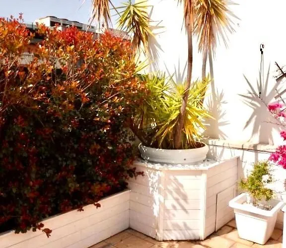 Interno 3 בית הארחה