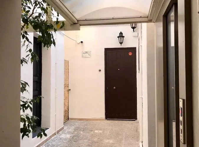 Interno 3 בית הארחה