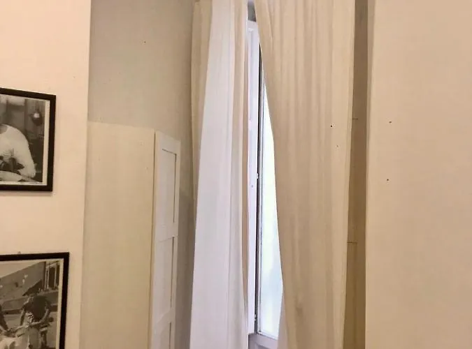 Interno 3 בית הארחה 4*