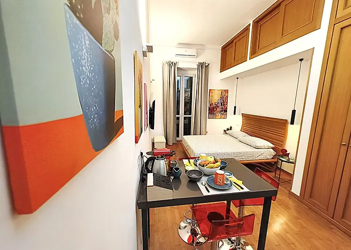 Interno 3 4* בארי